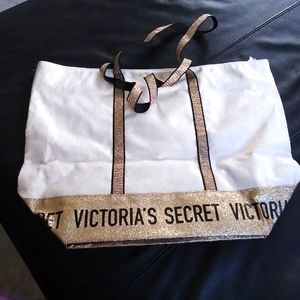 VS Tote